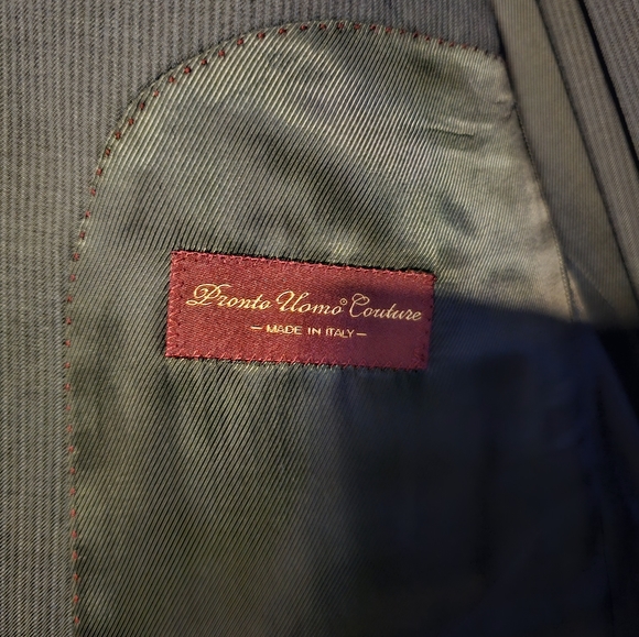 Men's Suit - Picture 4 of 6